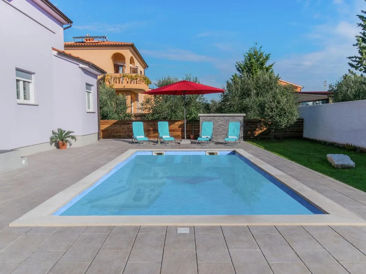 Comfortable Villa In Pula