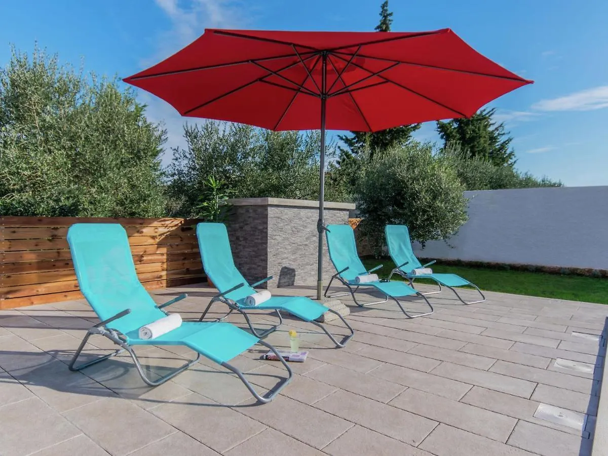 Comfortable Villa In Pula