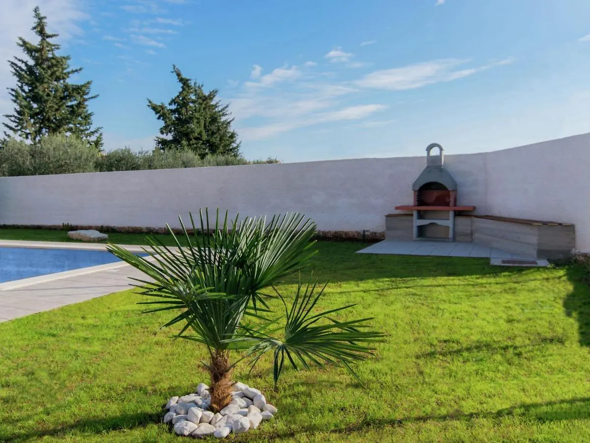 Comfortable Villa In Pula