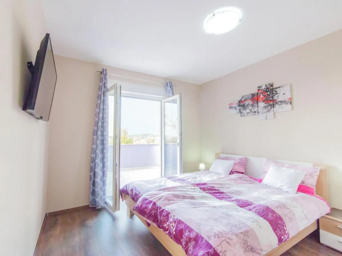 Comfortable Villa In Pula